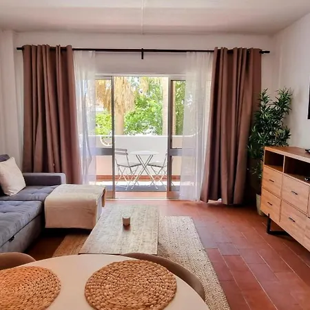 Touristique Dans Hoteliere Silchoro 公寓