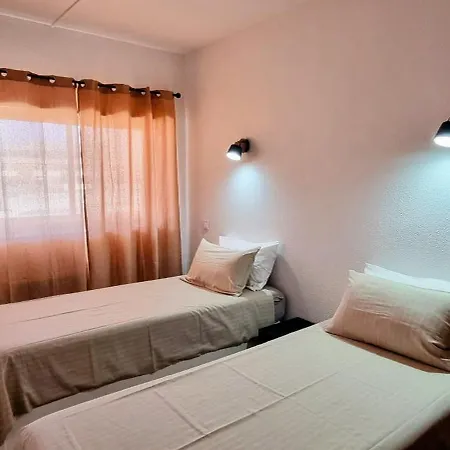 Touristique Dans Hoteliere Silchoro Lägenhet *